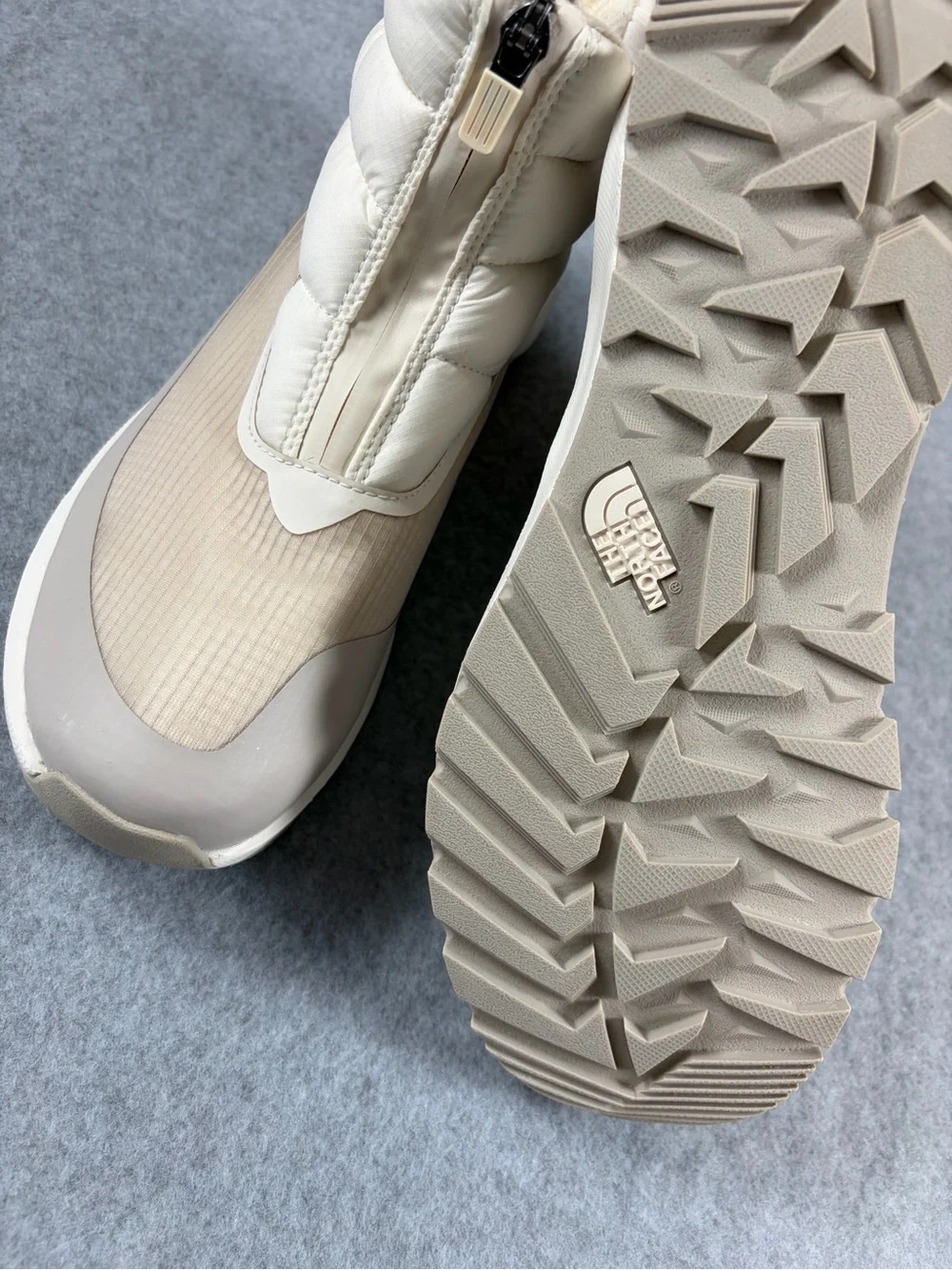 The North Face Women's Cream & Tan Quilted Winter Zip Boots